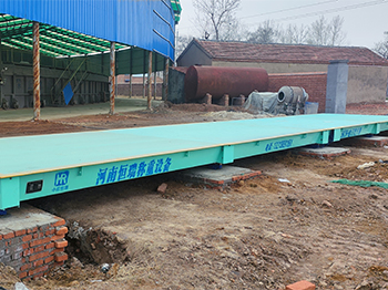 商丘寧陵縣柳河鎮梁莊新型建材廠100噸地磅